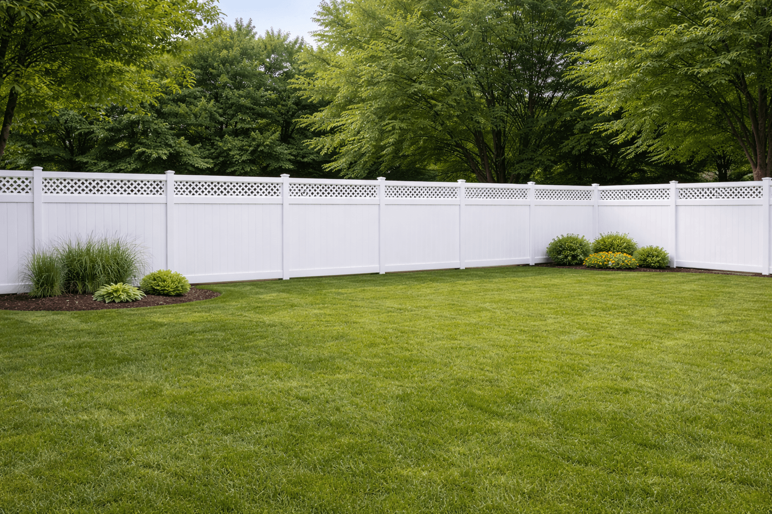 Cambridge Smooth Rail with Lattice Accent