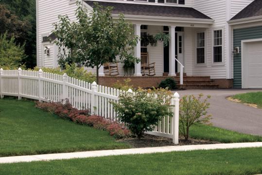 Columbia Straight Vinyl Picket Fence